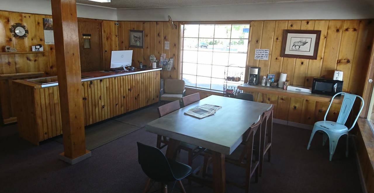 Caribou Lodge And Motel Soda Springs エクステリア 写真