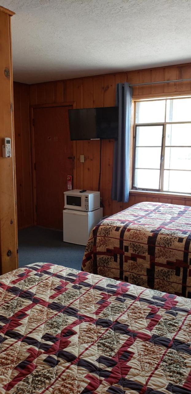 Caribou Lodge And Motel Soda Springs エクステリア 写真