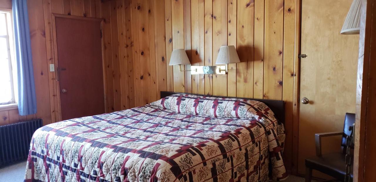Caribou Lodge And Motel Soda Springs エクステリア 写真