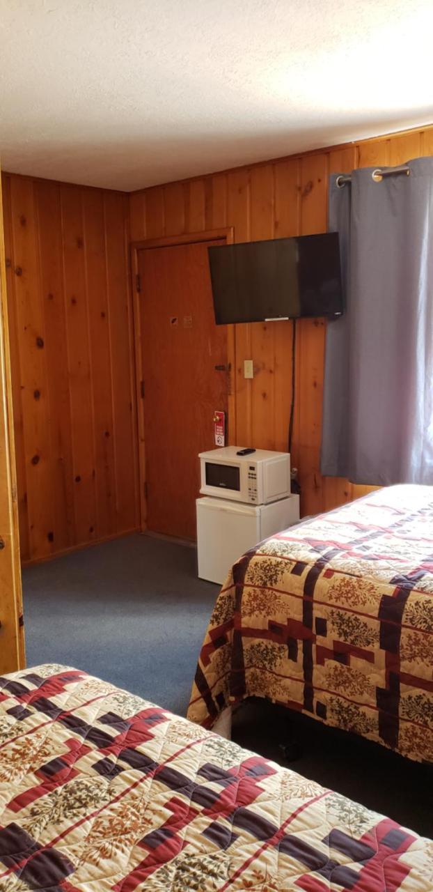 Caribou Lodge And Motel Soda Springs エクステリア 写真