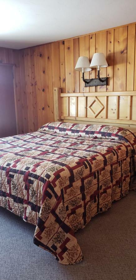 Caribou Lodge And Motel Soda Springs エクステリア 写真