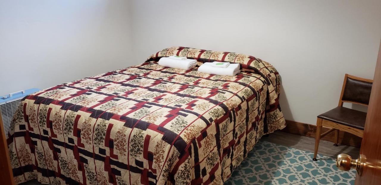 Caribou Lodge And Motel Soda Springs エクステリア 写真
